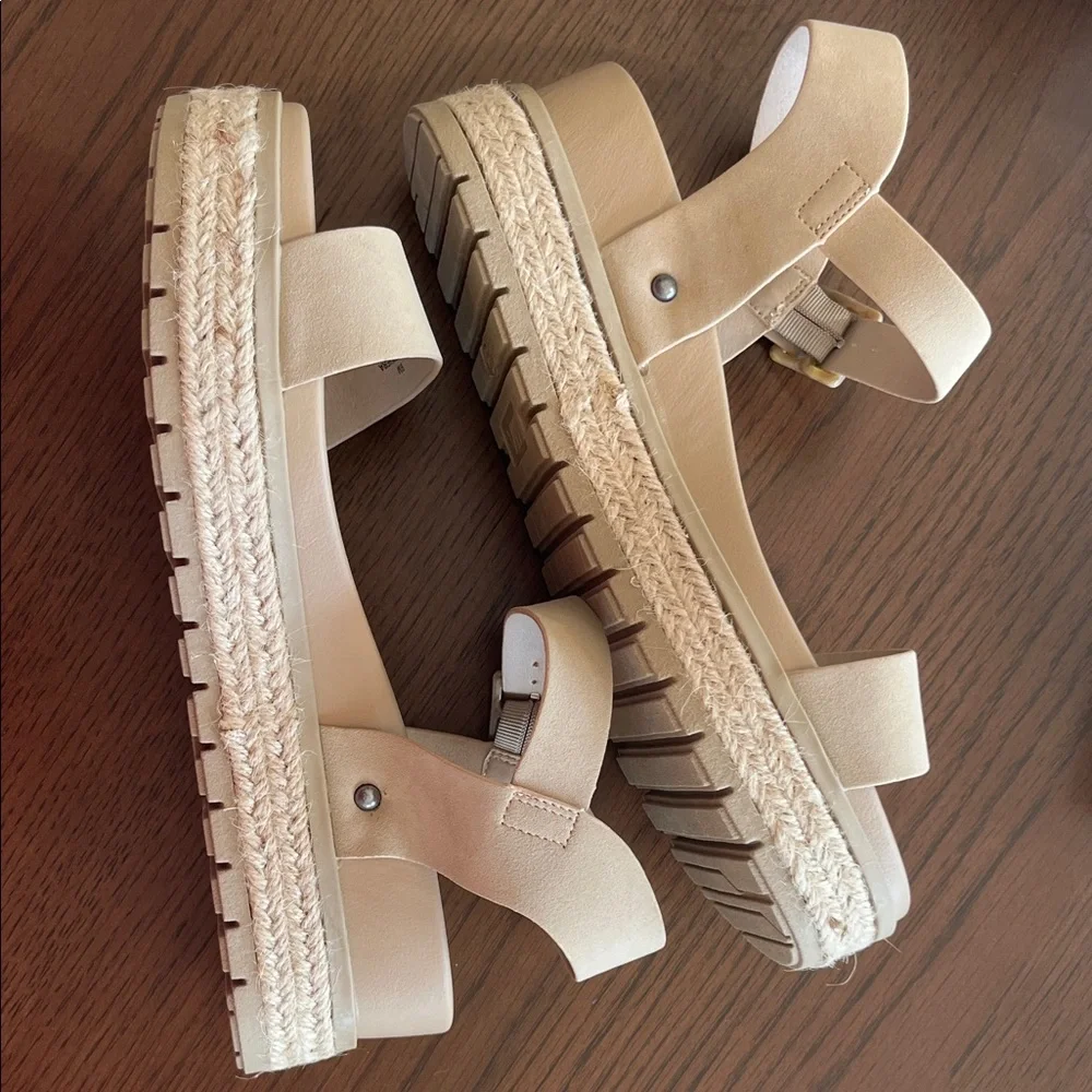 MIA Espadrille Platform Sandals - Picture 3 of 5